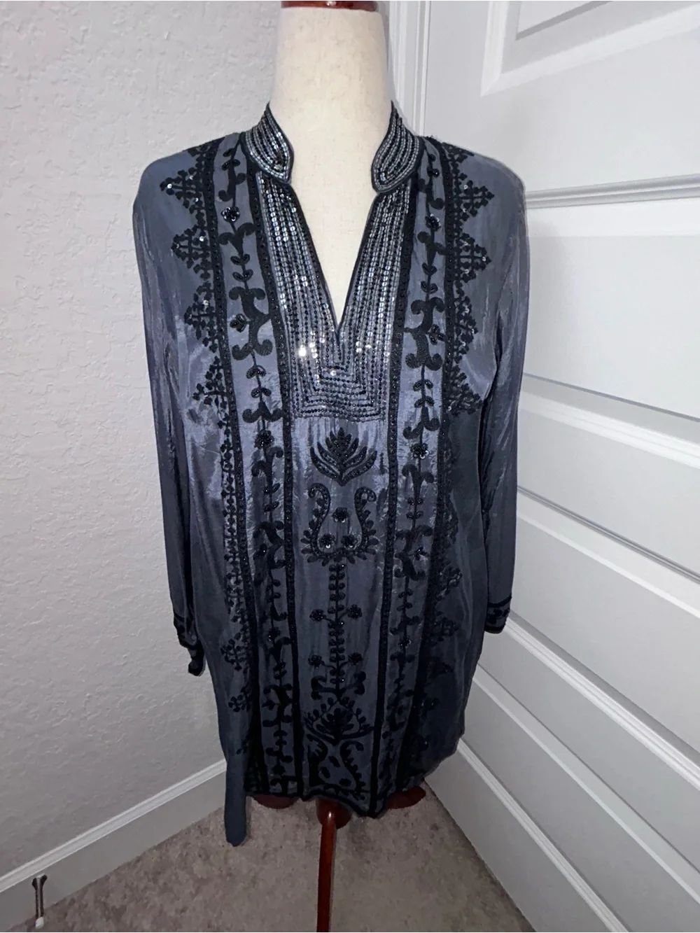 New, Soft Surroundings Grace Embroidered Sequins Long Sleeve Tunic Shirt Top